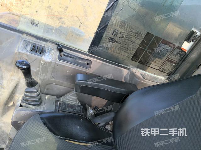 座椅左側(cè)控制臺/音響/含左手柄（駕駛室部分）