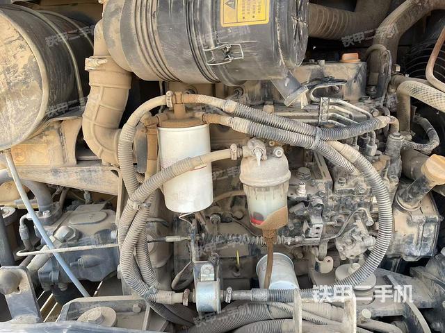 發(fā)動(dòng)機(jī)室（上車(chē)部件）