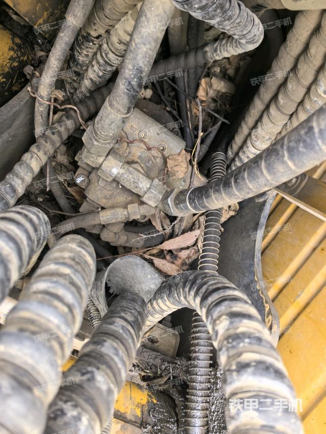 回轉(zhuǎn)馬達(dá)（上車部件）