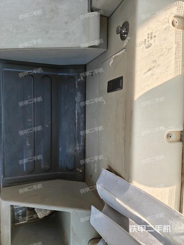 座椅后部（駕駛室部分）