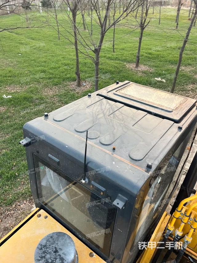 駕駛室頂部俯視（上車(chē)部件）