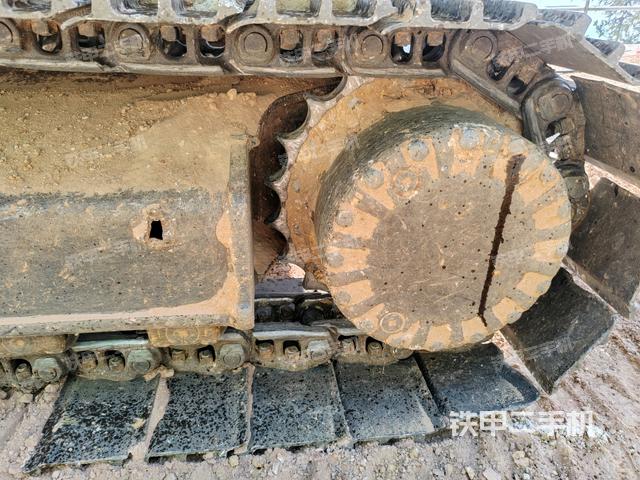 右側(cè)履帶整體（行走機(jī)構(gòu)）