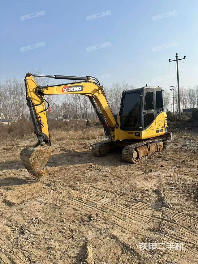 駕駛室整體（整機(jī)外觀）