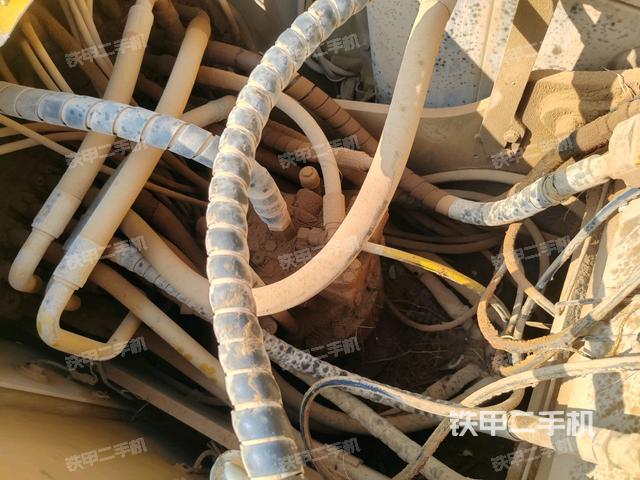 回轉(zhuǎn)馬達(dá)（上車部件）