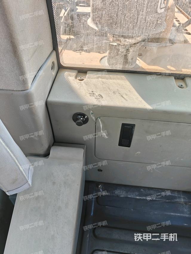 后窗玻璃角標(biāo)（駕駛室部分）