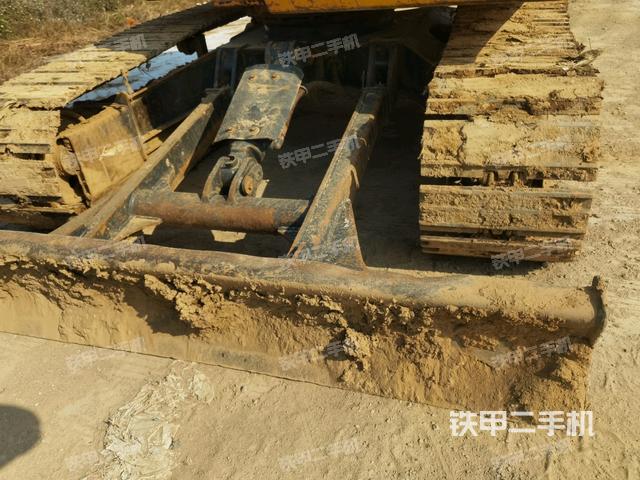 轉(zhuǎn)盤和下車架正前（工作和回轉(zhuǎn)裝置）