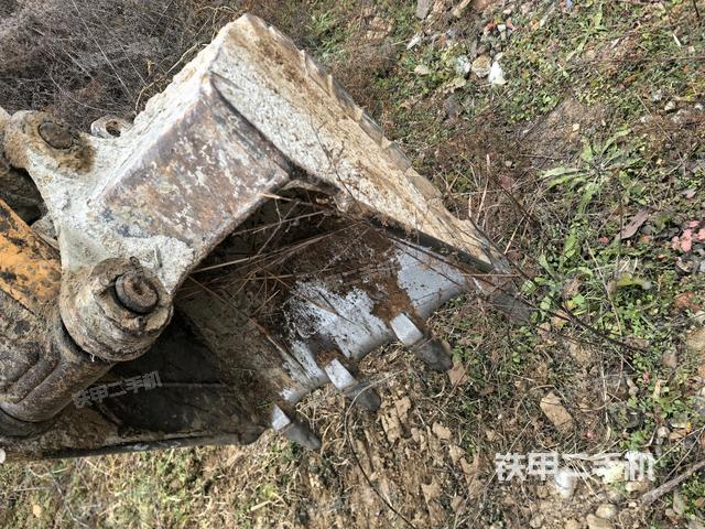 鏟斗45度(工作和回轉(zhuǎn)裝置) 鏟斗45度(工作和回轉(zhuǎn)裝置)