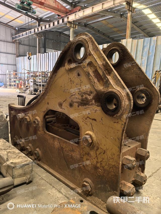 駕駛室操作臺（設(shè)備外觀及核心部件）