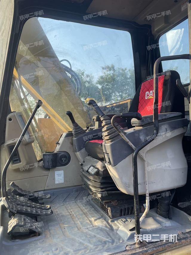 驾驶室整体（整机外观）