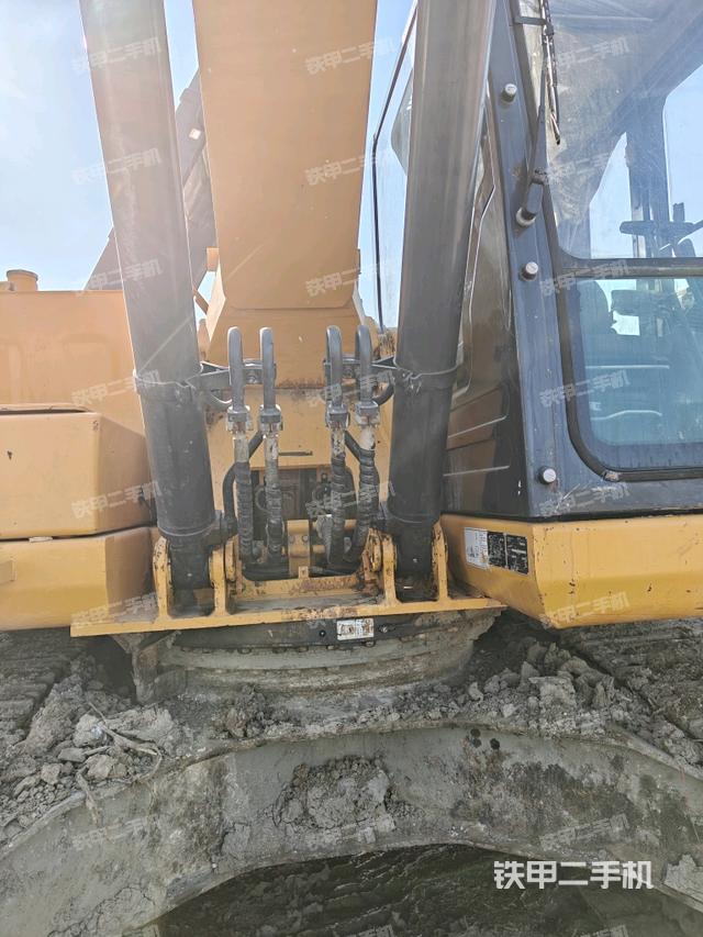 大臂油缸整體?豎拍（工作和回轉(zhuǎn)裝置）