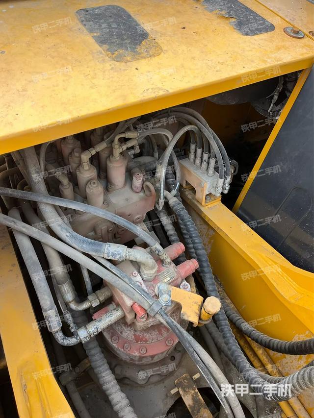 回轉(zhuǎn)馬達(dá)（上車(chē)部件）