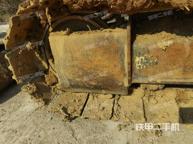 左驅(qū)動輪（行走機(jī)構(gòu)）