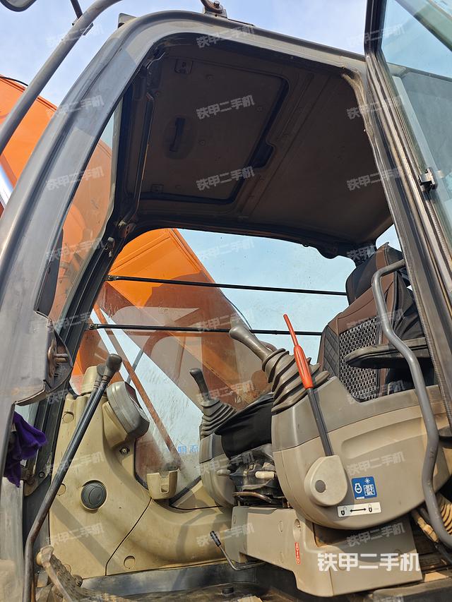 驾驶室整体（整机外观）