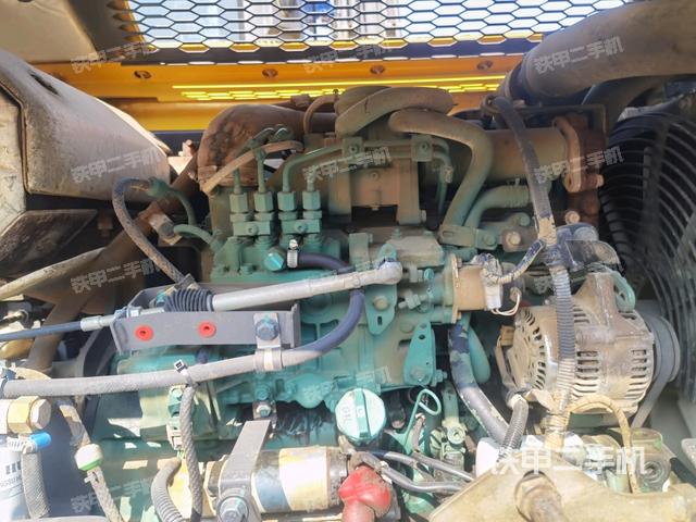 發(fā)動(dòng)機(jī)室（上車部件）