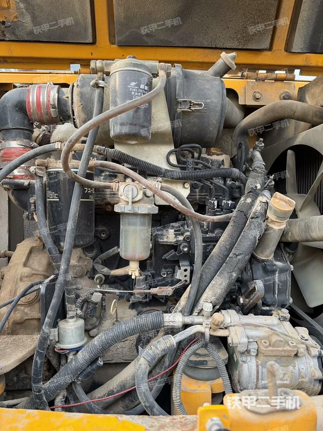 發(fā)動(dòng)機(jī)室（上車部件）