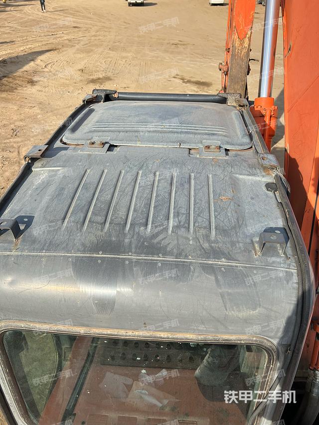 駕駛室頂部（整機(jī)外觀）