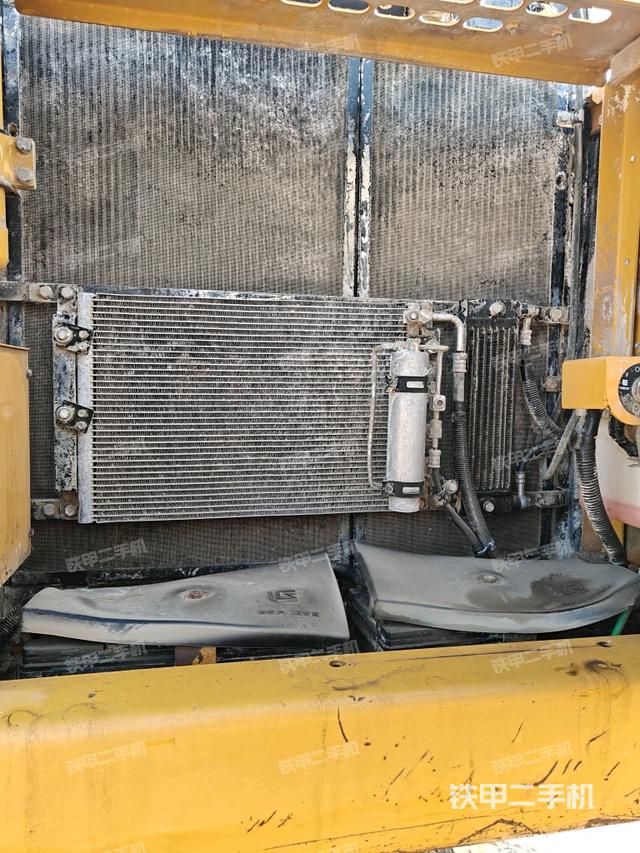 散熱器正面（大件艙室）