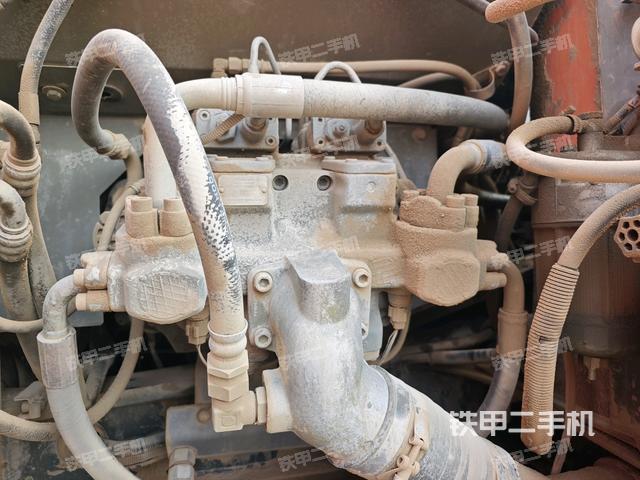 液壓泵斜45?左(大件艙室) 液壓泵斜45?左(大件艙室)