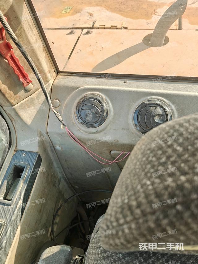 后窗玻璃角標(biāo)（駕駛室部分）