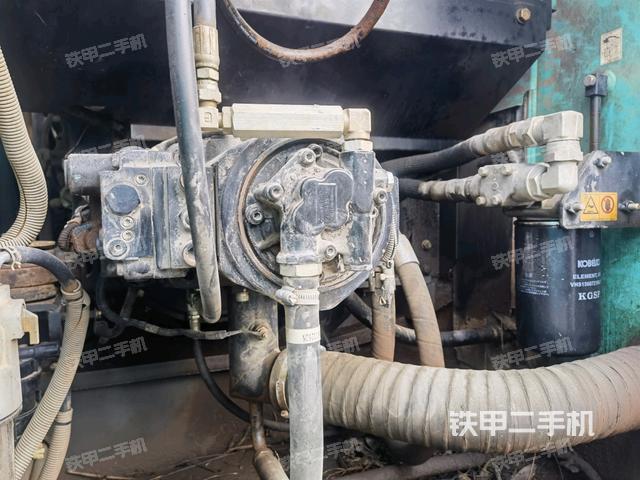 液壓泵斜45?左（大件艙室）