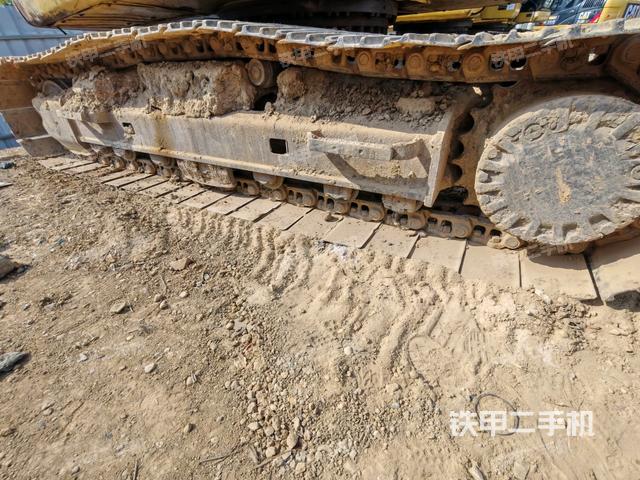 右驅(qū)動(dòng)輪（行走機(jī)構(gòu)）