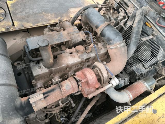 氣門室蓋螺絲特寫（上車部件）