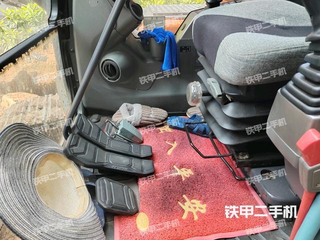 驾驶室整体（整机外观）