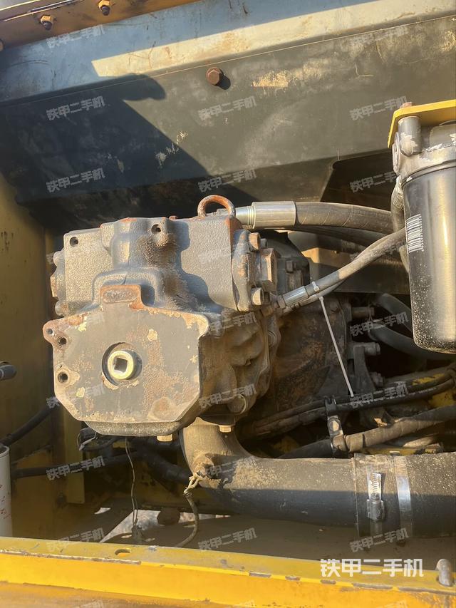 液壓泵斜45?左（大件艙室）