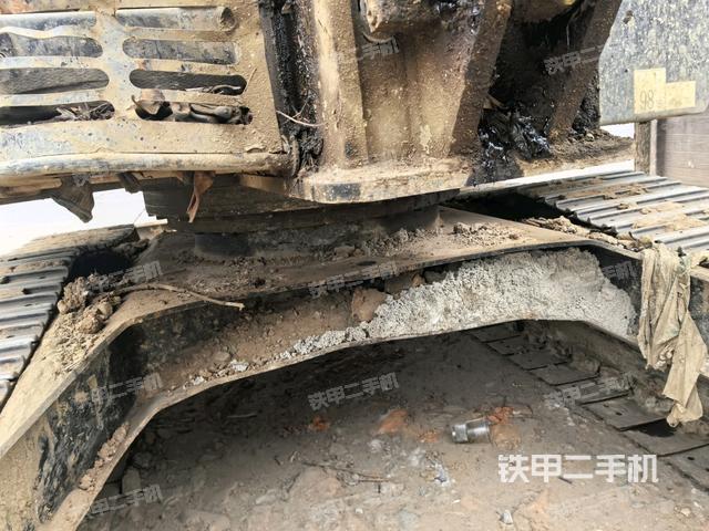 轉(zhuǎn)盤和下車架正前（工作和回轉(zhuǎn)裝置）