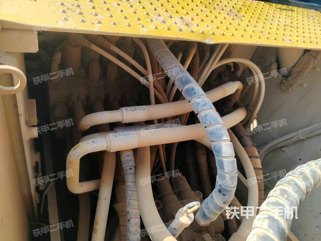 發(fā)動(dòng)機(jī)室（上車部件）