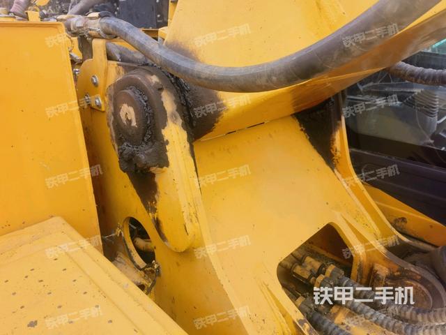 大臂根部?斜視(工作和回轉(zhuǎn)裝置) 大臂根部?斜視(工作和回轉(zhuǎn)裝置)
