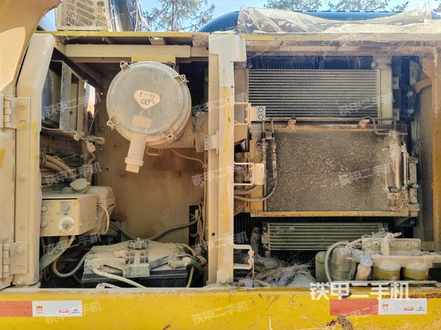 液壓泵斜45?左（大件艙室）