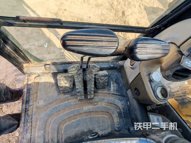 后窗玻璃角標(biāo)（駕駛室部分）