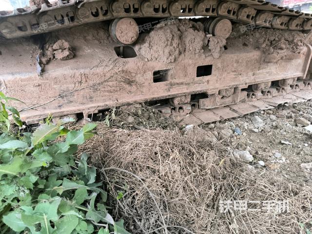 右側(cè)履帶整體(行走機(jī)構(gòu)) 右側(cè)履帶整體(行走機(jī)構(gòu))