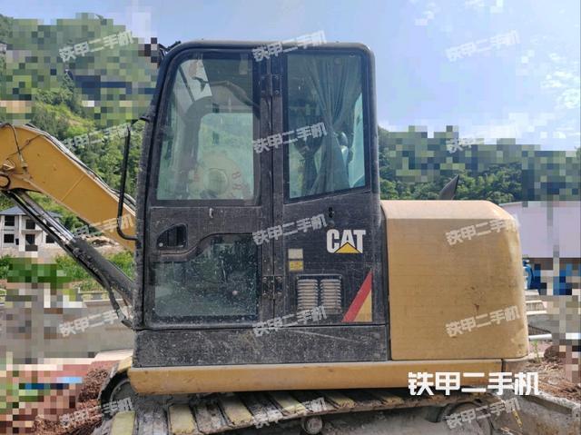 驾驶室顶部（整机外观）