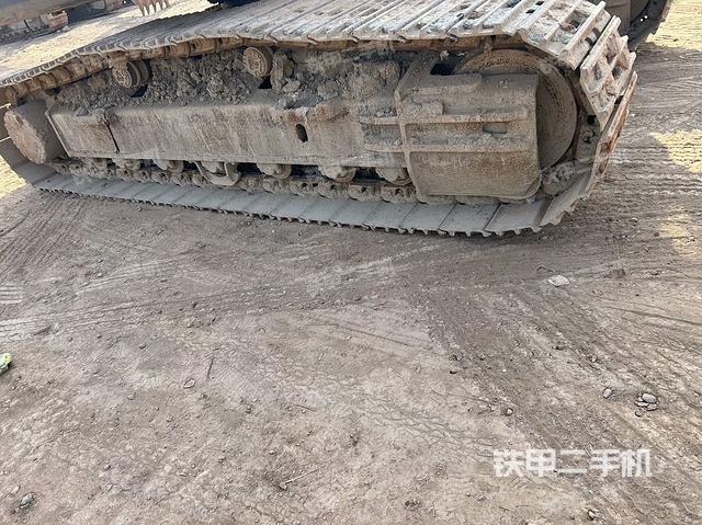 右驅(qū)動輪（行走機構）