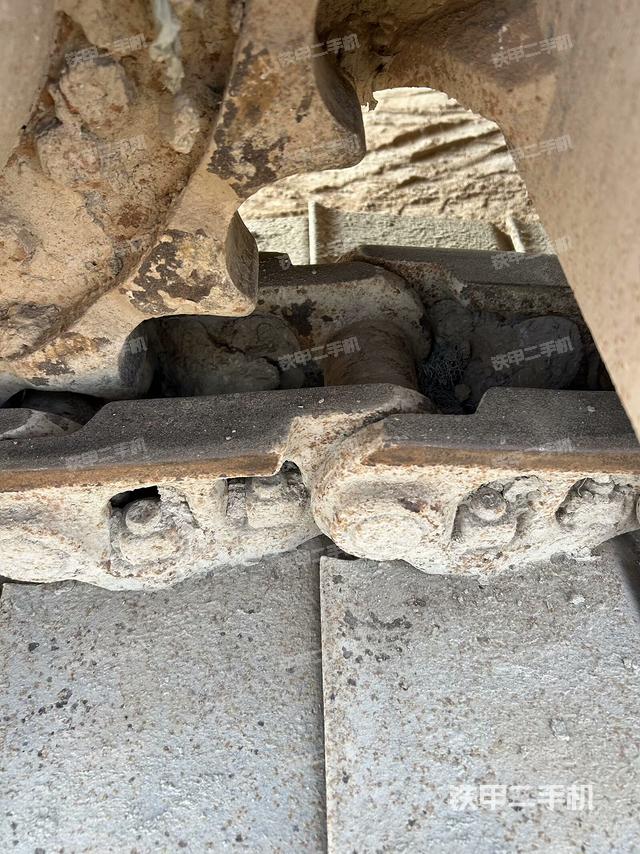 左側履帶整體?（行走機構）