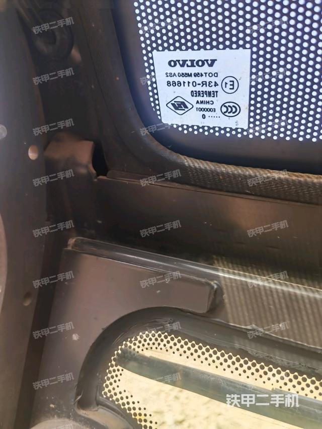 座椅右側(cè)控制臺(tái)/鑰匙門/油門/含右手柄（駕駛室部分）