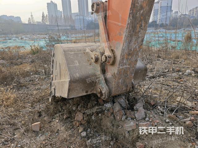 小臂整體左后(工作和回轉(zhuǎn)裝置) 小臂整體左后(工作和回轉(zhuǎn)裝置)