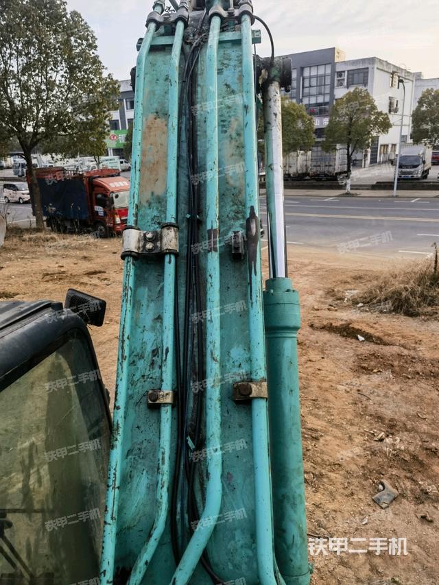 大臂背部俯視（工作和回轉(zhuǎn)裝置）