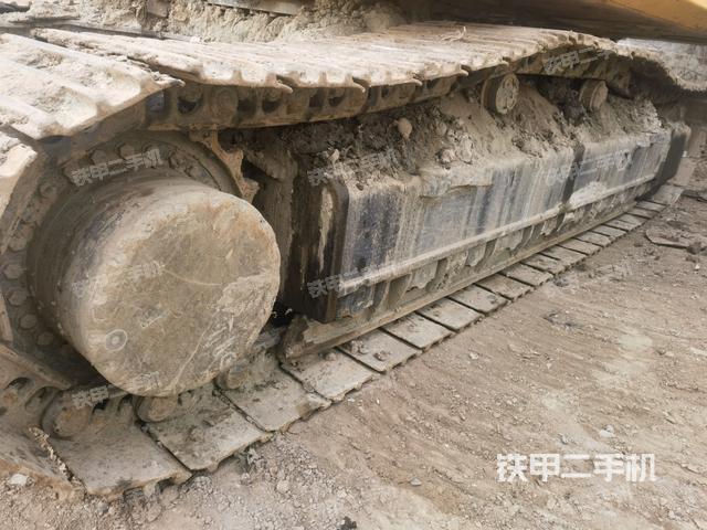 左側(cè)履帶整體?(行走機構) 左側(cè)履帶整體?(行走機構)