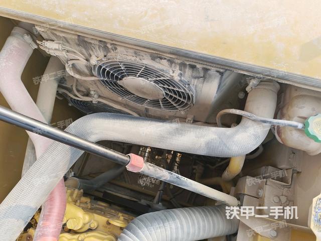 水箱+風(fēng)扇特寫(xiě)(上車(chē)部件) 水箱+風(fēng)扇特寫(xiě)(上車(chē)部件)