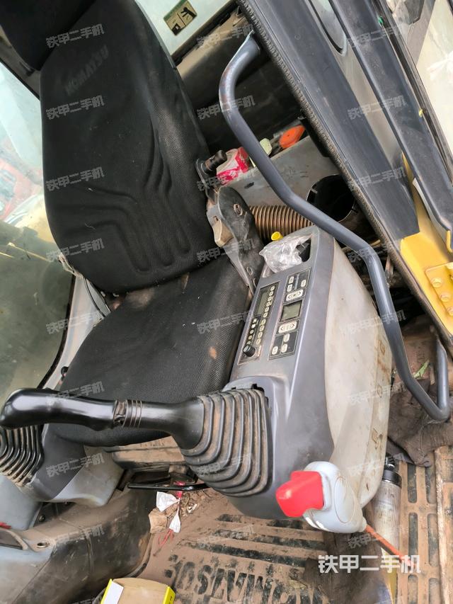 座椅左側(cè)控制臺/音響/含左手柄（駕駛室部分）