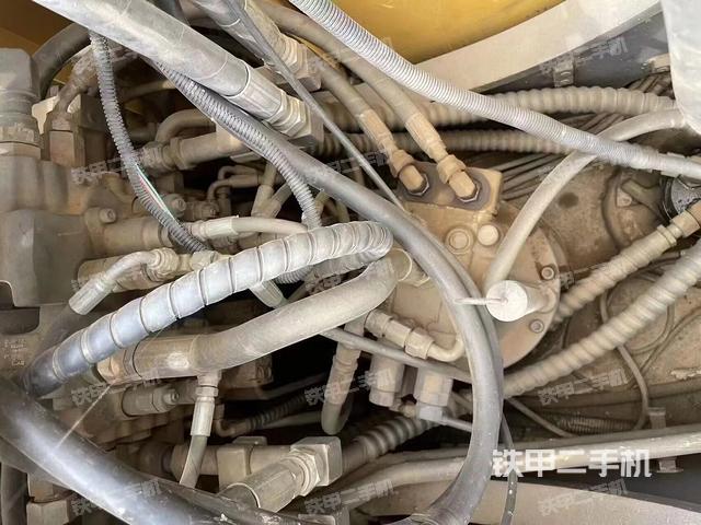 回轉(zhuǎn)馬達和主控閥（整機外觀）