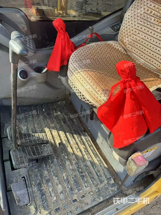 駕駛室頂部（整機(jī)外觀）