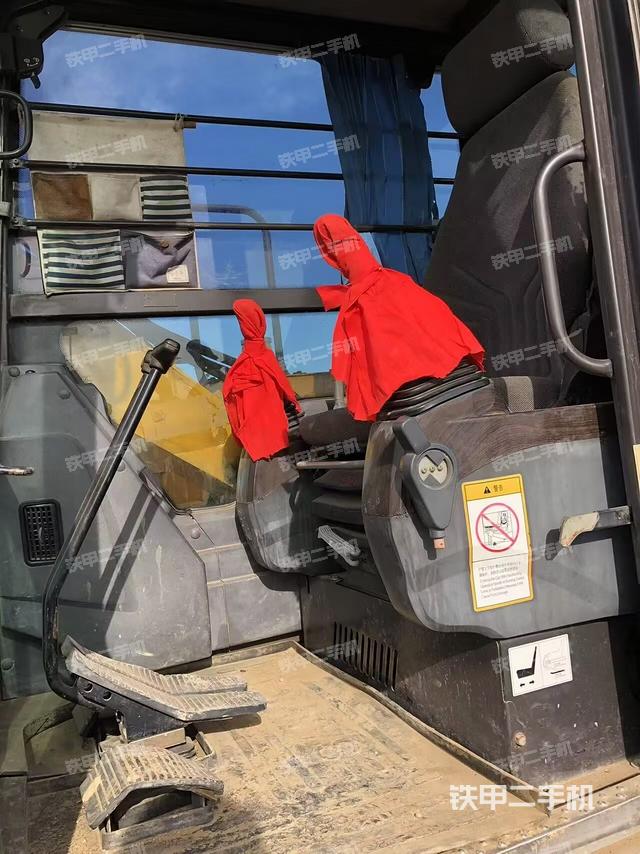 駕駛室整體（整機外觀）