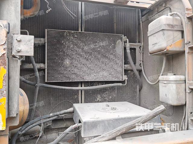 散热器正面(大件舱室) 散热器正面(大件舱室)