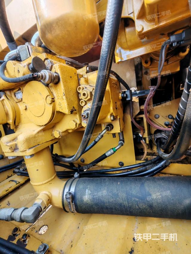 液壓泵斜45?左（大件艙室）