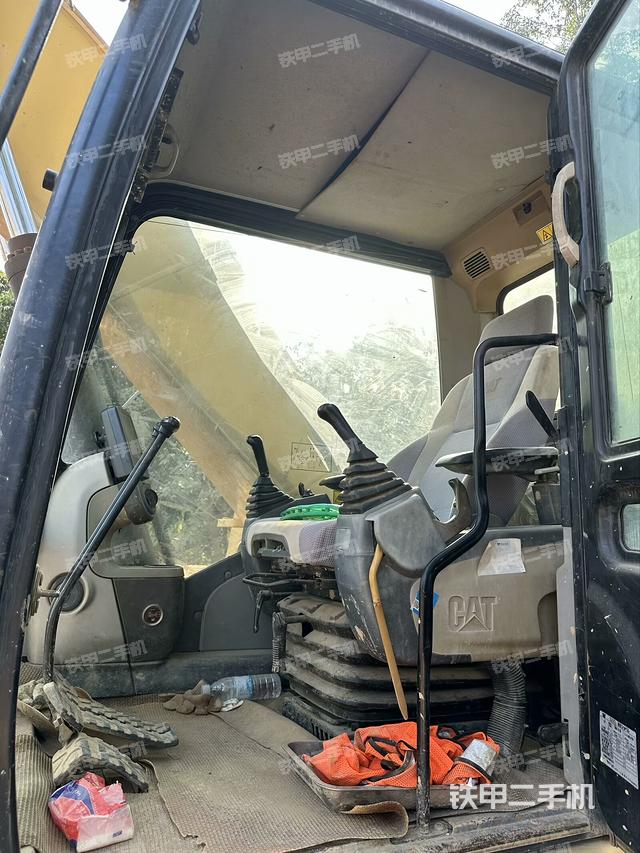 驾驶室整体（整机外观）