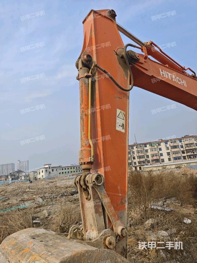 大臂油缸整體?豎拍(工作和回轉(zhuǎn)裝置) 大臂油缸整體?豎拍(工作和回轉(zhuǎn)裝置)